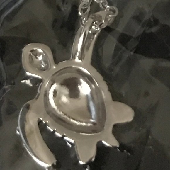 Lulixx Silver Turtle Necklace - Picture 9 of 11